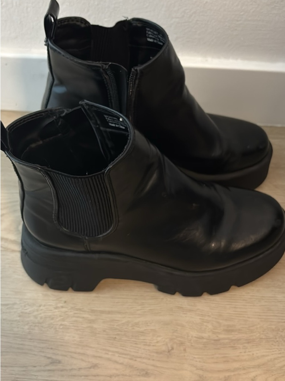 Sam & Libby Black Chunky Chelsea Platform Ankle Boots